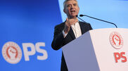 <![CDATA[ Carneiro exige explicações a Montenegro sobre exames e admite Comissão de Inquérito ]]>
