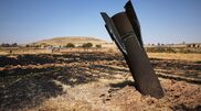 <![CDATA[ EUA lançam nova ronda de ataques na sequência de incidente no Estreito de Ormuz ]]>