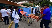 <![CDATA[ Cirurgiã venezuelana fez 45 cirurgias após os sismos e revela a mais difícil: "Ele tinha 8 anos..." ]]>