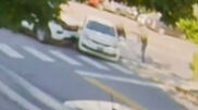 <![CDATA[ Imagens de videovigilância mostram momentos que se seguiram após condutor ser morto a tiro por agente do ICE ]]>