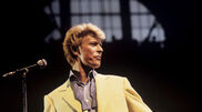 <![CDATA[ Novo disco revela canções inéditas de David Bowie. Já se pode ouvir uma delas, "I Want Your Love" ]]>