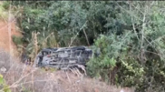 <![CDATA[ Pelo menos 14 mortos em queda de autocarro em ravina de 200 metros no Peru ]]>