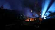 <![CDATA[ Um morto e dezenas de feridos após ataque russo em vários bairros de Kiev ]]>