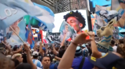 <![CDATA[ Adeptos argentinos tomam conta de Times Square na véspera da final do Mundial ]]>