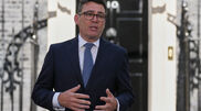 <![CDATA[ Burnham quer "devolver a esperança" aos britânicos mas especialista alerta: "Guerras podem ser um desafio" ]]>