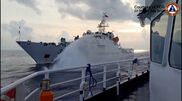 <![CDATA[ Guarda Costeira chinesa dispara canhão de água contra navio do governo das Filipinas no Mar do Sul da China ]]>