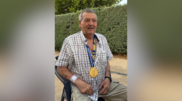 <![CDATA[ "Missão cumprida": Pedro Porro cumpre promessa e entrega medalha do Mundial ao avô ]]>