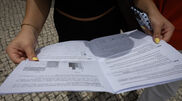 <![CDATA[ Exames: Alunos e professores pedem demissão do ministro em manifestação em Lisboa ]]>