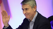 <![CDATA[ Irão: Carneiro critica Governo por estar a lucrar com o aumento do preço dos combustíveis ]]>