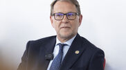 <![CDATA[ Luís Neves. Rendimentos por declarar na PJ "deviam ter dado demissão do cargo" ]]>