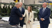 <![CDATA[ Trump visita fábrica da General Motors e afirma que tem sido "generoso" com a empresa ]]>