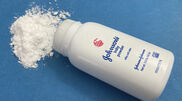 <![CDATA[ Johnson & Johnson oferece 5,5 mil milhões de dólares para resolver processos sobre o talco ]]>