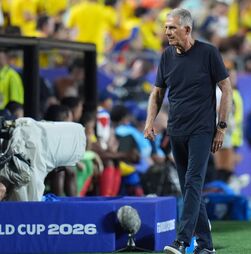 Carlos Queiroz promete avaliar futuro após eliminação do Gana: 'Beber um copo de água, relaxar e começar a tomar decisões'