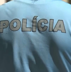 Polícia Municipal alega danos na via pública e apreende cartaz que Chega tentava instalar