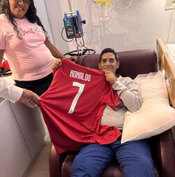 Hernán gritou por Ronaldo durante resgate na Venezuela. CR7 'ouviu' e enviou-lhe camisola assinada da Seleção