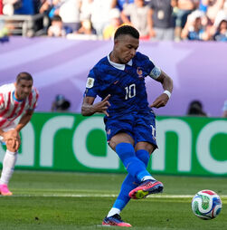 Mundial'2016: França nos 'quartos' ao bater Paraguai com penálti de Mbappé