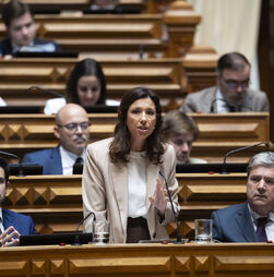 IL pergunta ao Governo como compensará os alunos prejudicados por esta situação