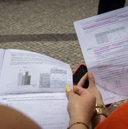 Exames em atraso deverão chegar aos professores até ao final do dia