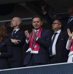 Luís Montenegro falha jornadas parlamentares do PSD para ir a Dallas ver a seleção