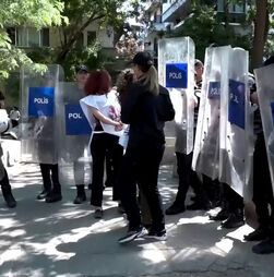 Polícia turca detém mais de 20 manifestantes durante protesto contra cimeira da NATO