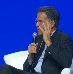 “Não podemos continuar a depender excessivamente dos EUA”: secretário-geral da NATO apela a maior autonomia europeia 