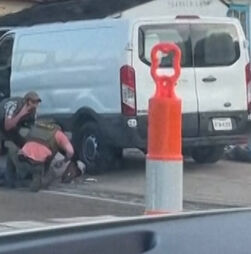 Agente do ICE mata cidadão mexicano a tiro durante operação de trânsito em Houston
