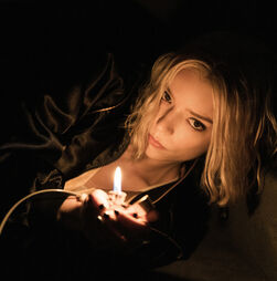 'Lucky': uma boa série de verão com a força da natureza Anya Taylor-Joy