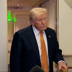 Trump diz que EUA já venceram militarmente enquanto continua a atacar o Irão