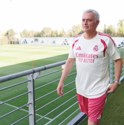 José Mourinho já se mostra a trabalhar no Real Madrid: 'Vamos!'