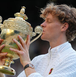 Wimbledon: Jannik Sinner revalida título ao vencer Alexander Zverev