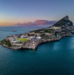 Gibraltar: três séculos de disputa num rochedo de sete quilómetros quadrados