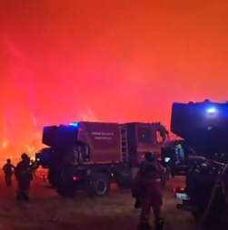 Imagens impressionantes mostram incêndio que já consumiu mais de 4 mil hectares no nordeste de Espanha