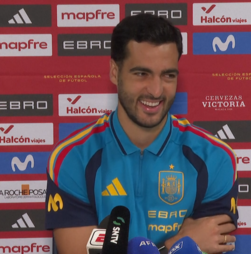 'Pensei que fosse IA': Jogador espanhol reage à fotografia viral de Messi com Lamine Yamal bebé