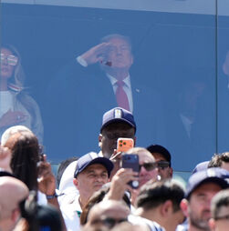 Trump chegou de helicóptero a East Rutherford para assistir à final do Mundial. Presidente vai entregar troféu