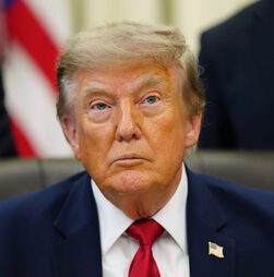 Administração Trump muda de estratégia legal em novas tarifas contra mais de 80 países