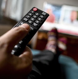 Séries e filmes em idiomas que não inglês ganham força na Netflix. 'As emoções são iguais em todo o mundo'