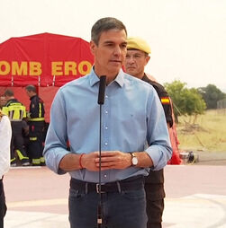 “Esperam-nos horas difíceis”: Sánchez visita bombeiros que combatem incêndios em Espanha