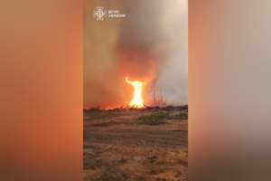 Raro "tornado de fogo" forma-se em incêndio na zona de exclusão de Chernobyl