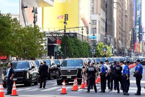 Grande aparato no exterior do Madison Square Garden 