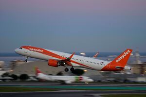 easyjet avião aviões aviação