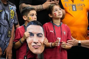 Jovens adeptos fãs de CR7