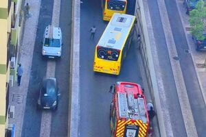 Autocarro desgovernado mata duas pessoas e fere 14 em Agualva-Cacém: as imagens do local