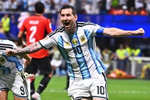 Messi celebra vitória da Argentina