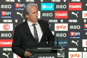 Jorge Jesus: «Destes 26 jogadores, 12 já trabalharam comigo. Conheço-os todos bem»