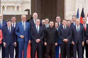 Paris recebe Zelensky para cimeira de apoio à Ucrânia