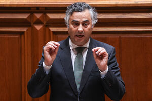 Fernando Alexandre, Ministro da Educação, Ciência e Inovação, no debate de urgência 