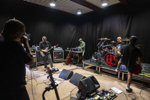 A banda portuguesa Da Weasel a ensaiar para o concerto de esta sexta-feira no festival Marés, onde serão cabeças de cartaz