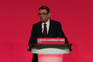 Andy Burnham promete "um novo rumo" ao assumir liderança do Partido Trabalhista do Reino Unido
