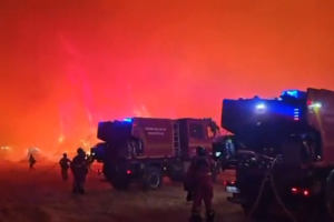 Imagens impressionantes mostram incêndio que já consumiu mais de 4 mil hectares no nordeste de Espanha