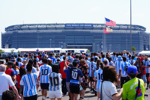 Filas para entrada no MetLife Stadium antes da final do Mundial'2026